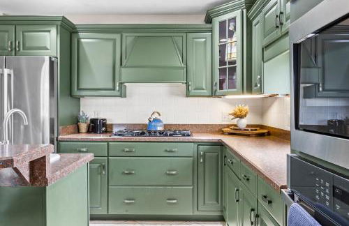 3BR Cozy Family Home with HotTub & Spacious Backyard - Foto 39