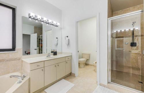 Modern Miami Home with Patio and Pool - Foto 36