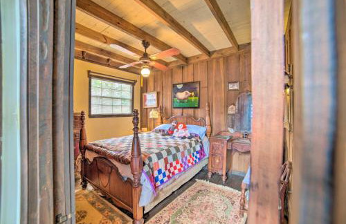 Authentic Retreat w/ Private Dock on Coosa River! - Foto 24