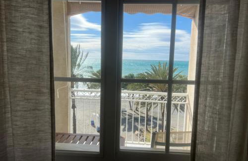 Apartamento LH Beach frente al mar - Foto 10