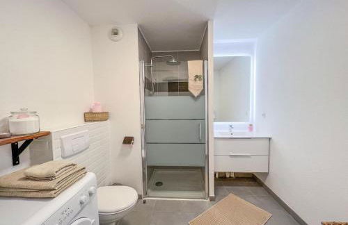 Confortable T2 pour 4 voyageurs, parking privé et terrasse - Foto 11