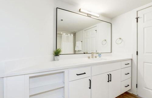 2BR Urban Oasis DC Access with Lux Comforts - Foto 44