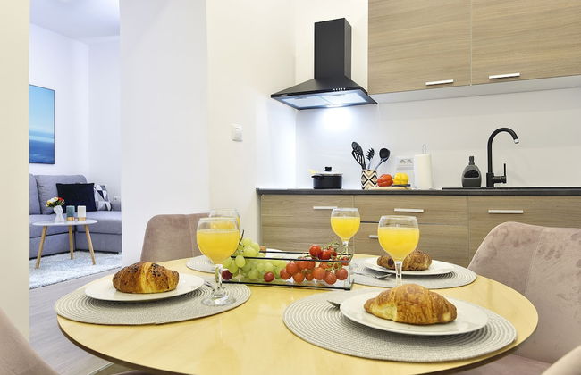 D&A Central Luxury Apartments - Photo 70