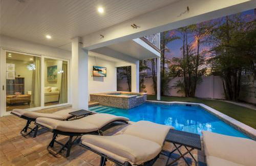 LUXURY VACATION HOME! ADD A GOLF CART!! - Photo 7