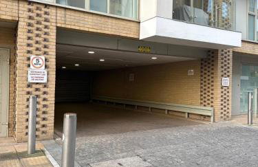 Luxury Corner Apartment by Cambridge Station with Free Allocated Underground Parking & Flexible Beds - Foto 28