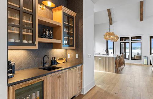 Luxe Lake Martin Home Pool Hot Tub Boat Dock - Foto 19