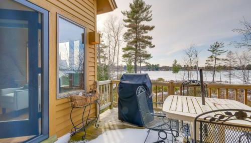 Elk Rapids Condo with Balcony Overlooking Elk Lake! - Foto 3