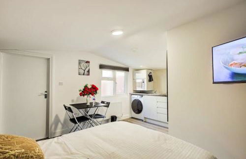 Luxury Studio Cabin - Central Location - Parking - Photo 9