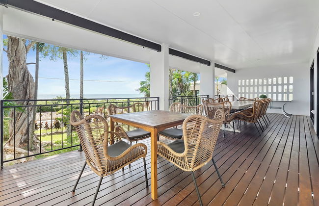 Dolce Vita Beachfront Holiday House - Photo 12