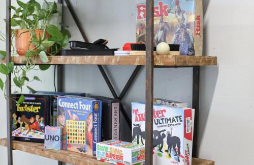 Tropical PoolHome Walk to Shops Near Beach - Foto 32