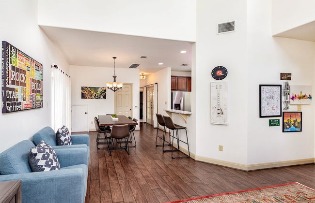 Upstay - East Austin Family Home - 5min From DT - Photo 3