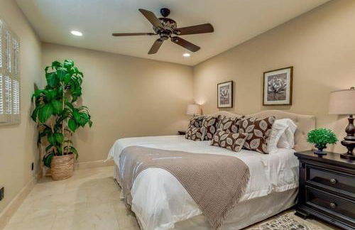 Estate Resort Style Oasis 6BDRM, 5.5 Bath Heated Pool with Misters - Foto 46