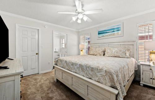 Steps Away-Game Room-Comm Pool-Golf Cart Deals - Foto 30