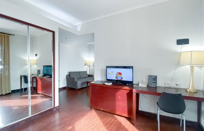 1BR Queen Bed at Ancol Marina Apartment near Dufan - Foto 15