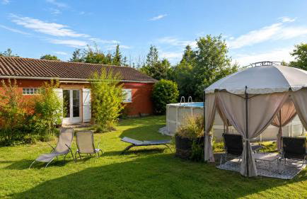 Maison Datcha avec jardin et piscine privée - Foto 1