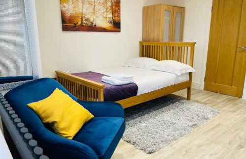 MODERN STUDIO APARTMENT, PRIVATE- DRIVEWAY PARKiNG - Foto 1