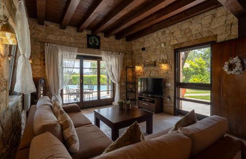 Eco Stone Villa with Private Pool and Jacuzzi - Photo 65
