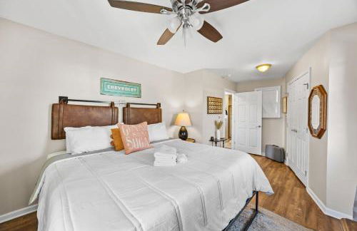 3BR Cozy Family Home with HotTub & Spacious Backyard - Foto 71