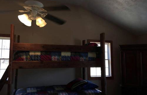 Stunning Getaway Cabin with Expansive Decks near Huntington, West Virginia - Foto 20