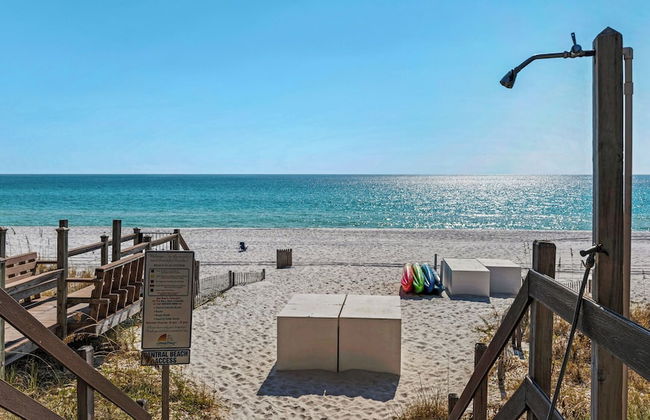 4BR Home, Private Pool, Steps From Beach, Minutes to Top Attractions - Foto 73