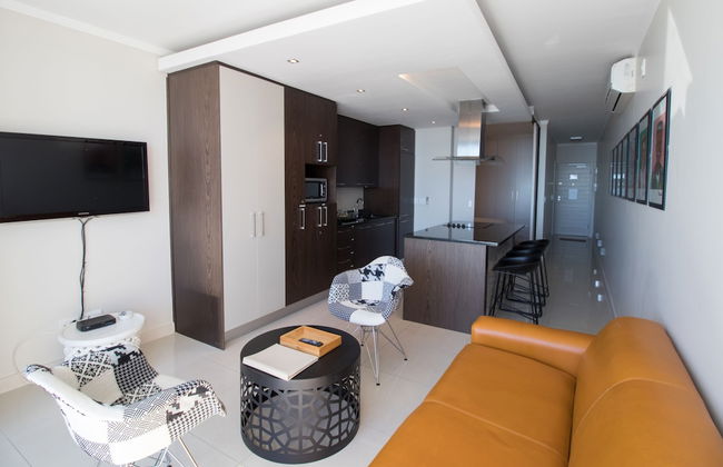 Camps Bay One Bedroom Apartment - Luxury Stay With sea View! - Photo 6