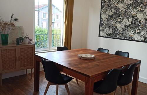 Gîte Le Français VERDUN 4 pers,climatisé,grand garage,jardin 3 étoiles - Foto 11