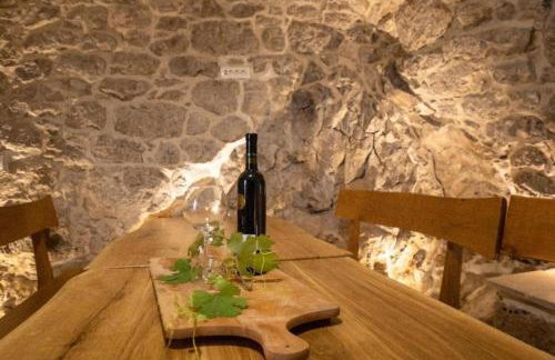 Heritage house Stipanovi dvori with heated pool and jacuzzi - Foto 17