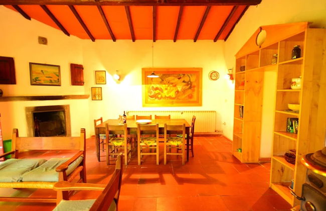 Spacious Home With Shared Pool - Photo 32