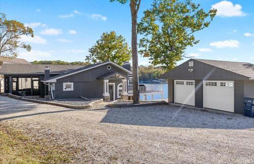 Grand Getaway with Private Dock near Coconuts - Foto 22