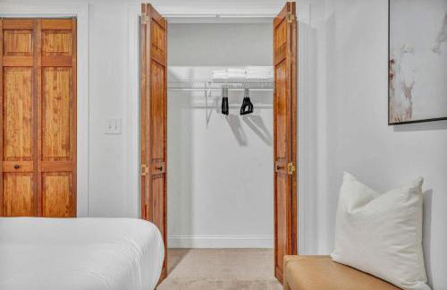 Lofts on E 4th, WALK TO CAVS, Sleeps 6 - Foto 16