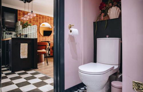 70s Hideaway Guest Studio for 2 I Private I Self Contained I Near Cardiff - Photo 11