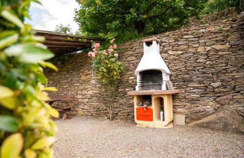 HOST4U - BORGATA VALLONE Apartments with Stunning Garden and Parking - Foto 6