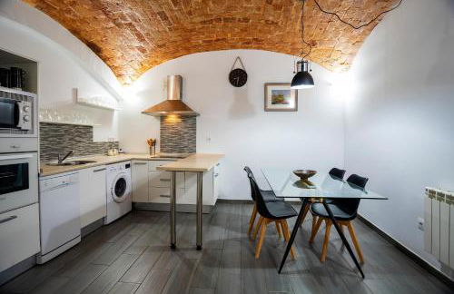 El Castúo centro histórico con parking gratuito - Foto 4