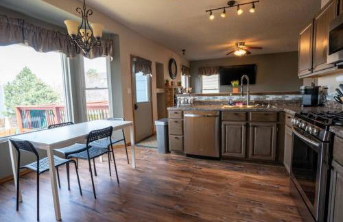 Hillcrest Chalet - Spa - Firepit - Views - USAFA - Foto 6