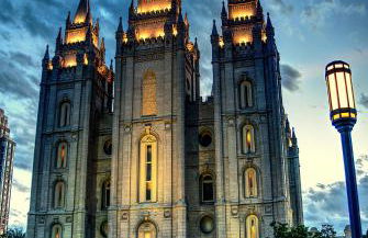 Relaxed Hillside Retreat with Hot Tub and Skyline Views - Foto 46