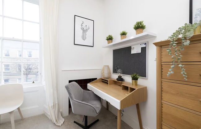 Bright and Modern Flat with desk - Foto 5