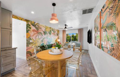 Whimsical Oasis Retreat by Rather Be Properties - Foto 42