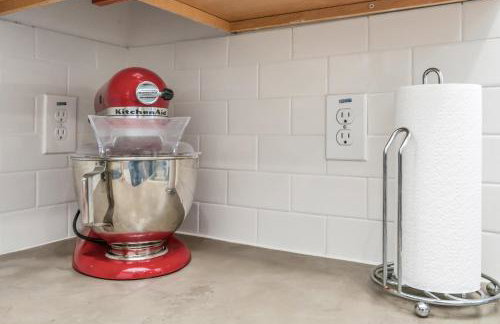 Summer Bliss 3BR Home, Walk to Beach Master Suite Sleeps 9 - Foto 20