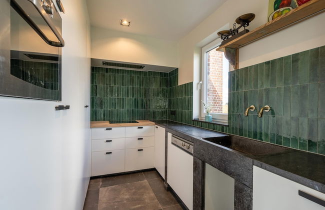 Spacious Holiday Home With Pond in Poperinge - Photo 31