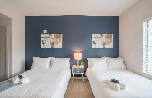 Modern 2BD DT - Balcony, Gym, W-D, Parking - Sleeps 8 - Photo 31