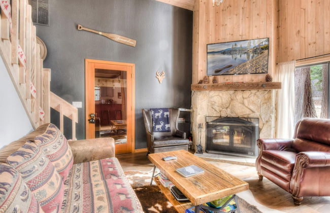 Relax at Rustic Tahoe Charm Minutes to Lake - Foto 8