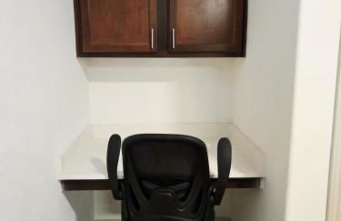 Frisco Vibes With Pool Gym and Elegant 1BR Apart - Foto 21