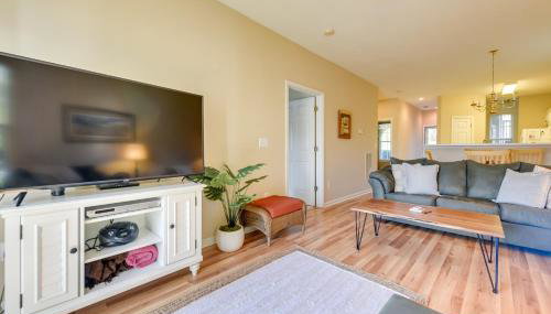 Pond Views and Community Perks Sunset Beach Condo! - Foto 4