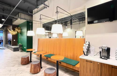 Dwntwn 1BR Haven - Hot Tub! - Foto 10