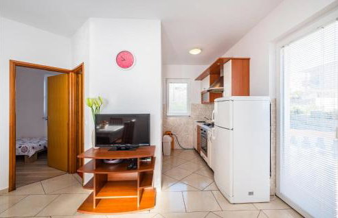 2 Bedroom Nice Apartment In Rtina - Photo 19