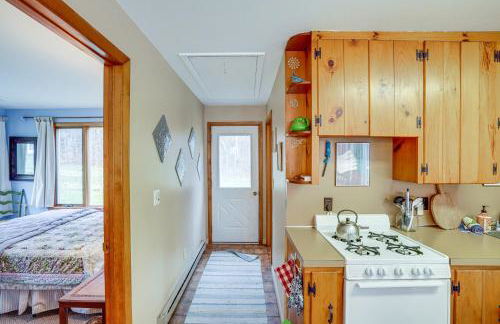 Hawley Home with Deck 4 Mi to Berkshire East Resort - Foto 11