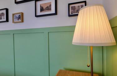 D-Day Suites - Photo 60