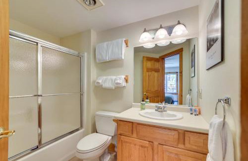 Ski-InandSki-Out at Jay Peak Resort Condo! - Foto 14