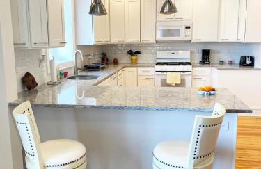 Stunning Sea Bright Home, 1 Block to Beach! - Foto 6