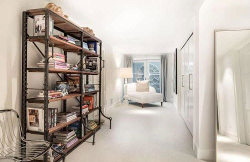 Bull Path Manor by Rove Travel - Luxe Home with Pool & Hot Tub - Foto 21